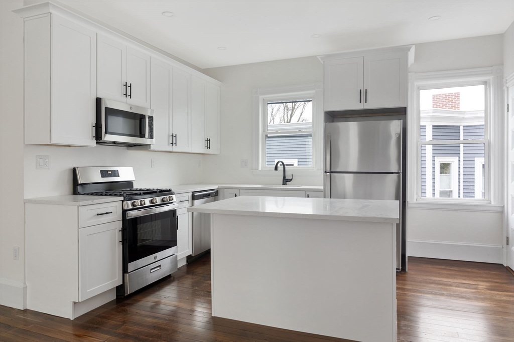 4 bed, 2 bath apartment for rent at 92 Day Unit 1, Jamaica Plain — photo 3 of 20
