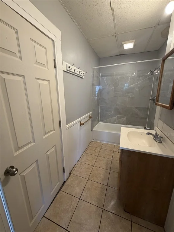 3 bed, 1 bath apartment for rent at 92 Elliot St Unit 1, Brockton — photo 4 of 11
