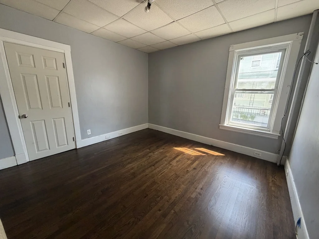 3 bed, 1 bath apartment for rent at 92 Elliot St Unit 1, Brockton — photo 5 of 11