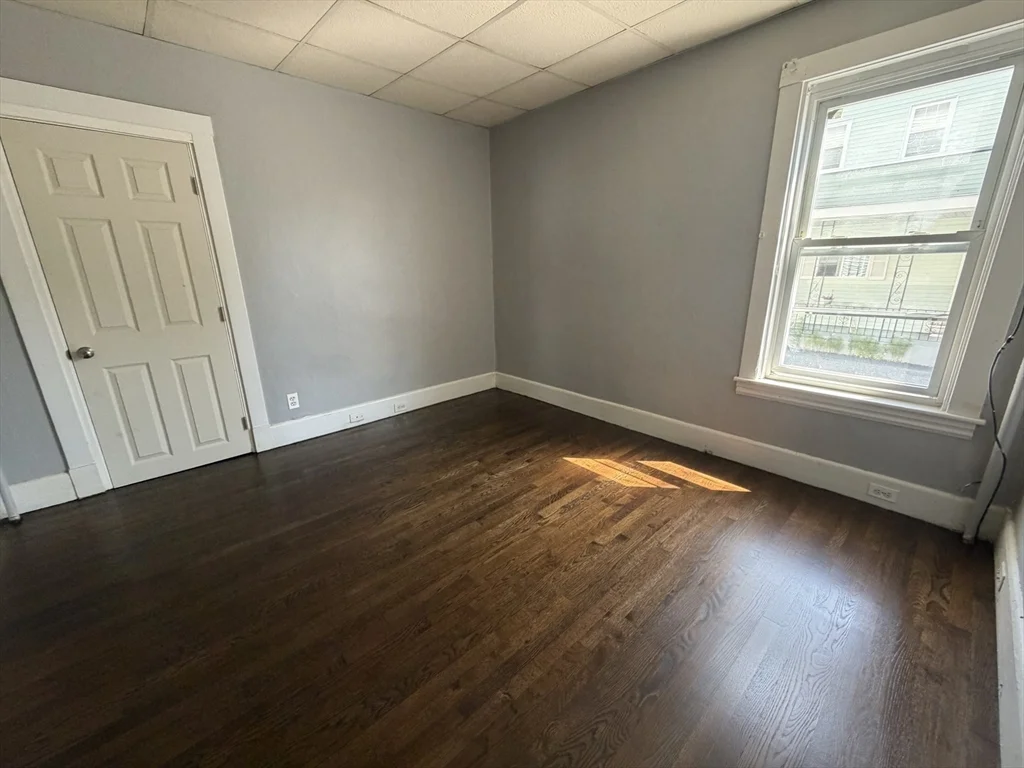 3 bed, 1 bath apartment for rent at 92 Elliot St Unit 1, Brockton — photo 6 of 11