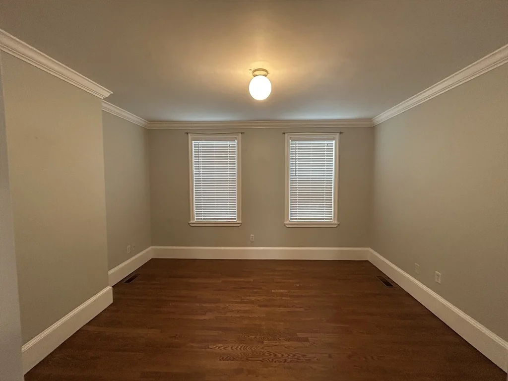 1 bed, 1 bath apartment for rent at 92 Elm St Unit 1, Charlestown — photo 5 of 9