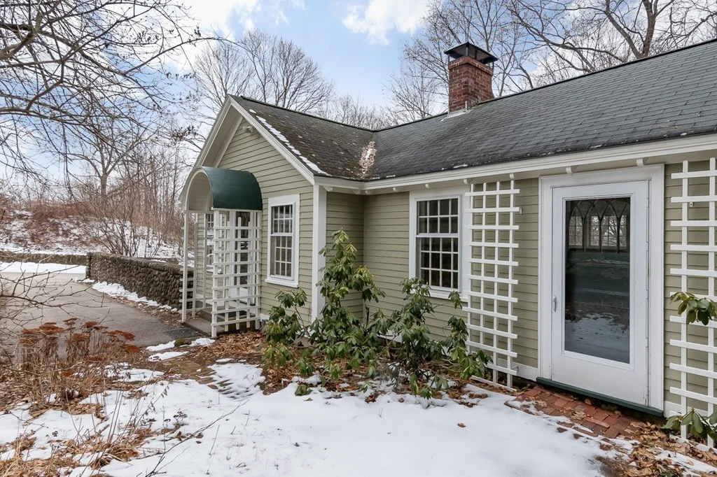 2 bed, 1 bath apartment for rent at 92 Farmers Row Unit 0, Groton — photo 4 of 30