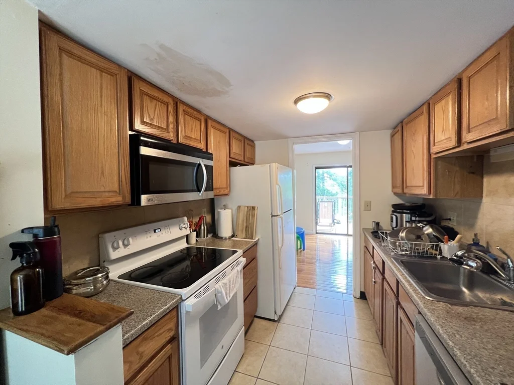 3 bed, 2 bath apartment for rent at 92 Fifer Ln Unit 92, Lexington — photo 6 of 24