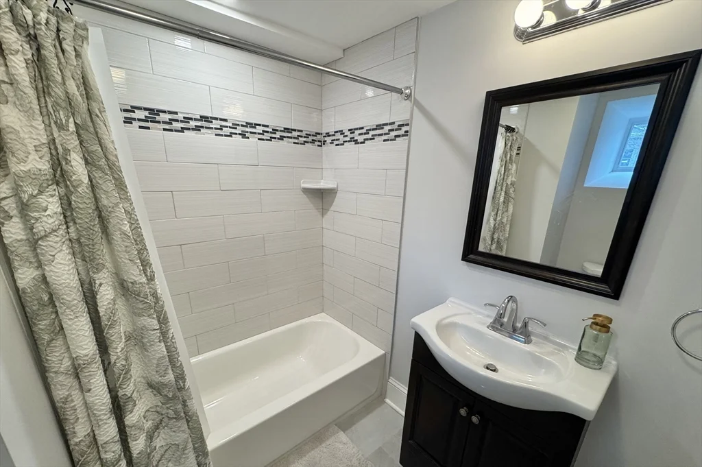 3 bed, 3 bath apartment for rent at 92 Fitchburg St Unit 1, Watertown — photo 21 of 28