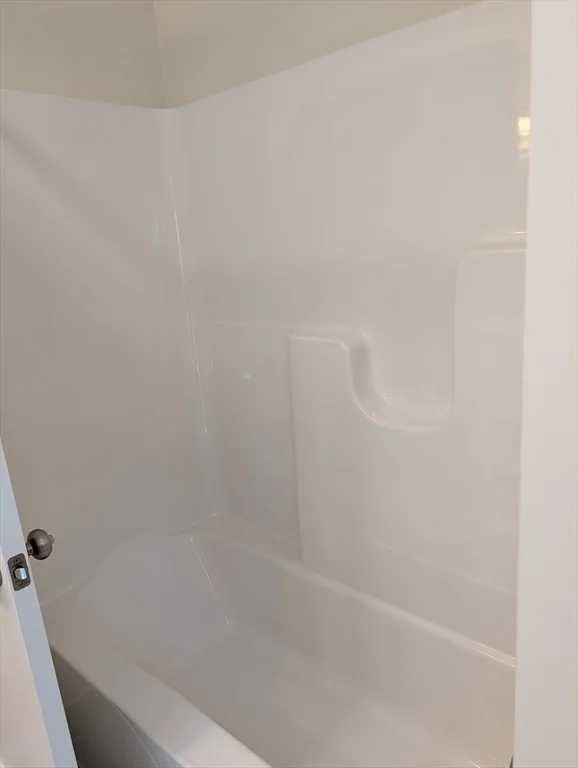 3 bed, 2 bath apartment for rent at 92 Forest St, Middleboro — photo 17 of 29
