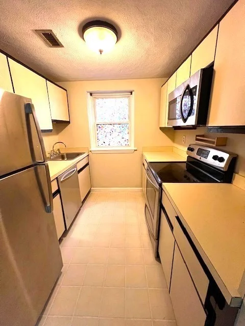 1 bed, 1 bath apartment for rent at 92 Gordon Unit 101, Brighton