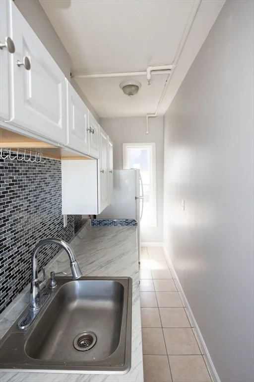4 bed, 1 bath apartment for rent at 92 Green Hill Pkwa Unit 2, Worcester — photo 14 of 17