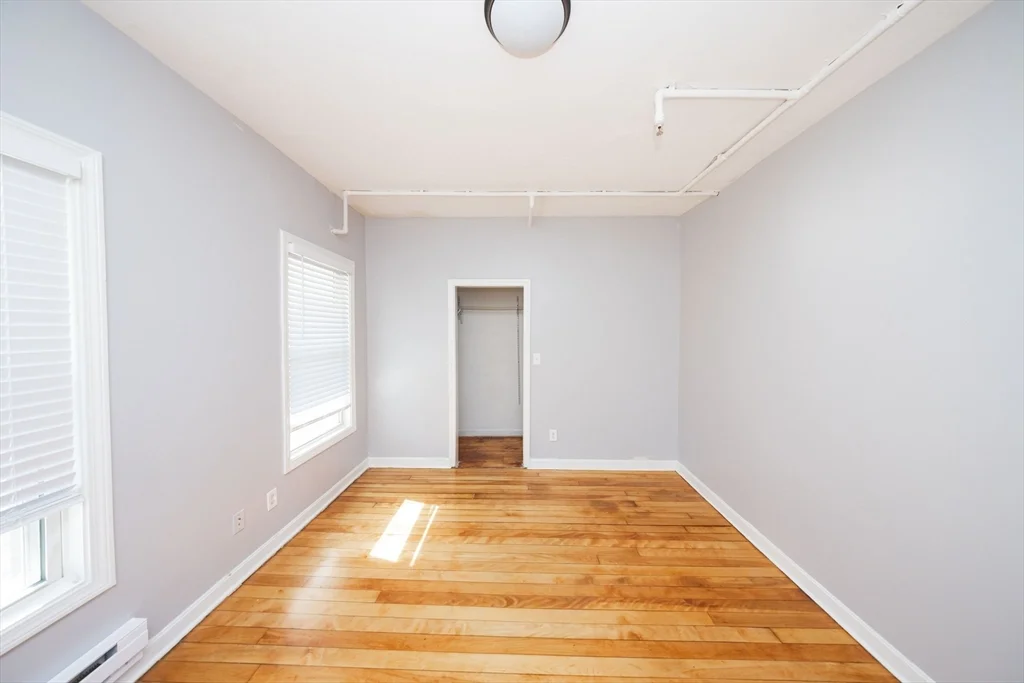 4 bed, 1 bath apartment for rent at 92 Green Hill Pkwa Unit 2, Worcester — photo 10 of 17