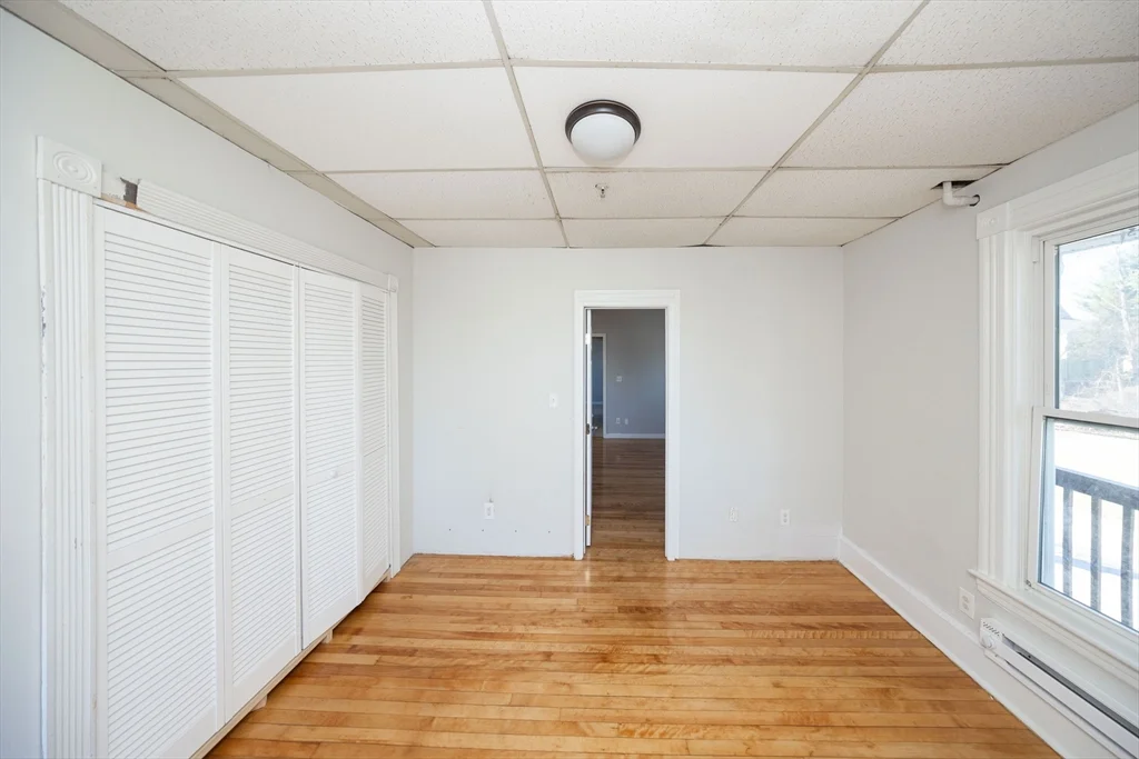 4 bed, 1 bath apartment for rent at 92 Green Hill Pkwa Unit 2, Worcester — photo 6 of 17