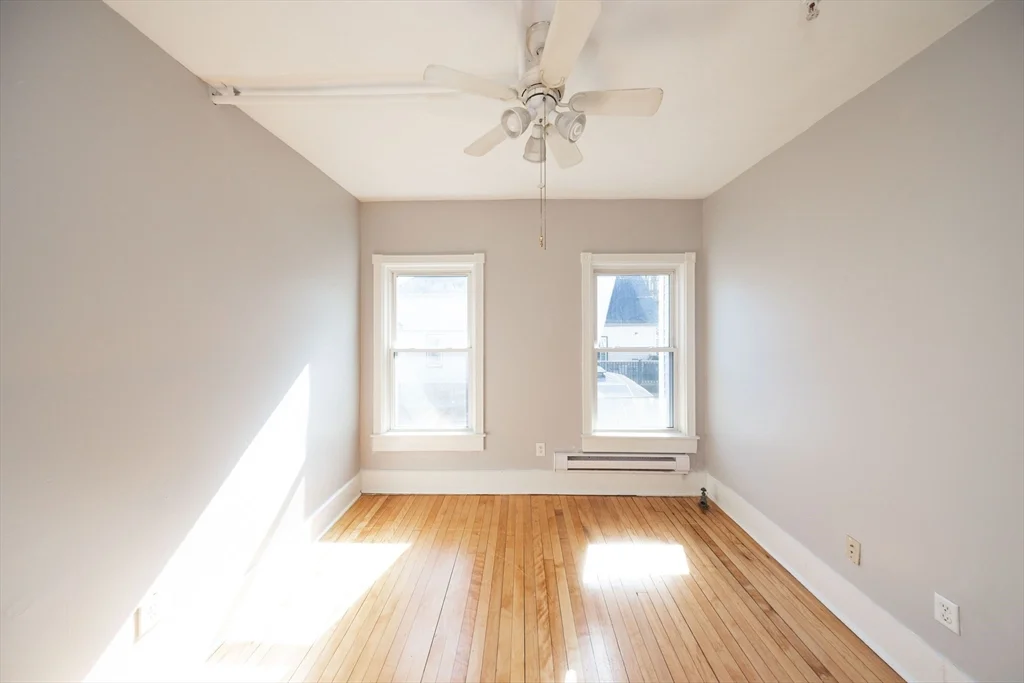 4 bed, 1 bath apartment for rent at 92 Green Hill Pkwa Unit 2, Worcester — photo 9 of 17