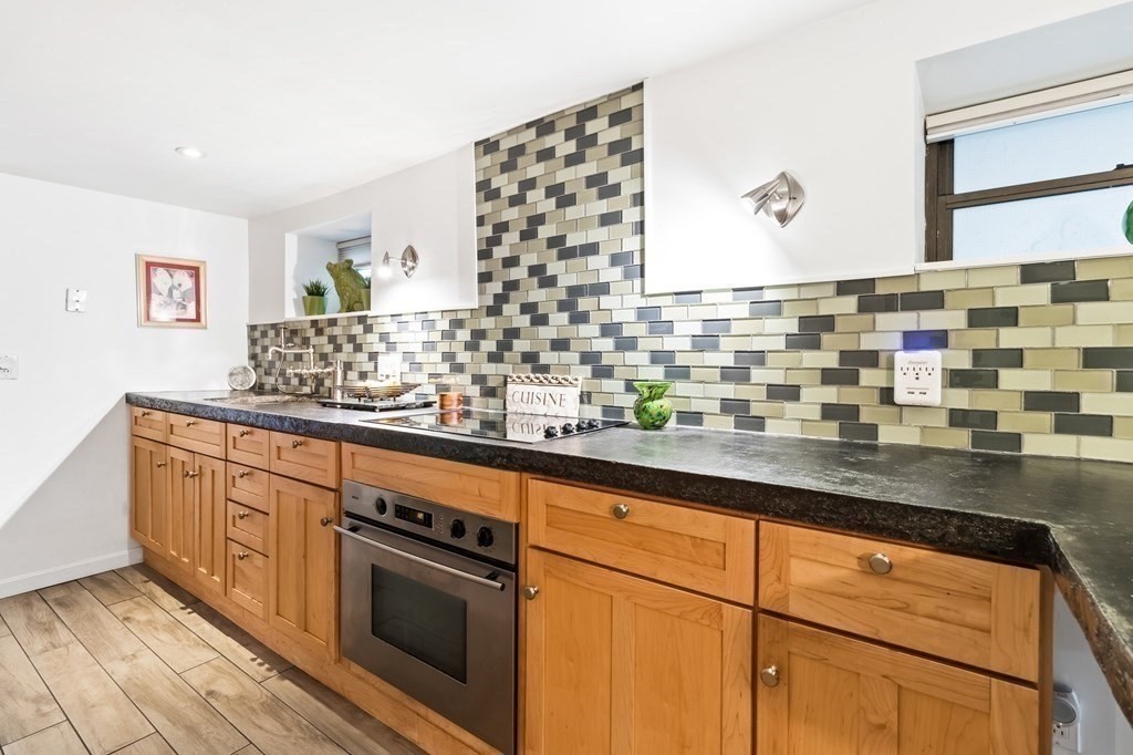 1 bed, 1 bath apartment for rent at 92 Green St Unit 1, Charlestown