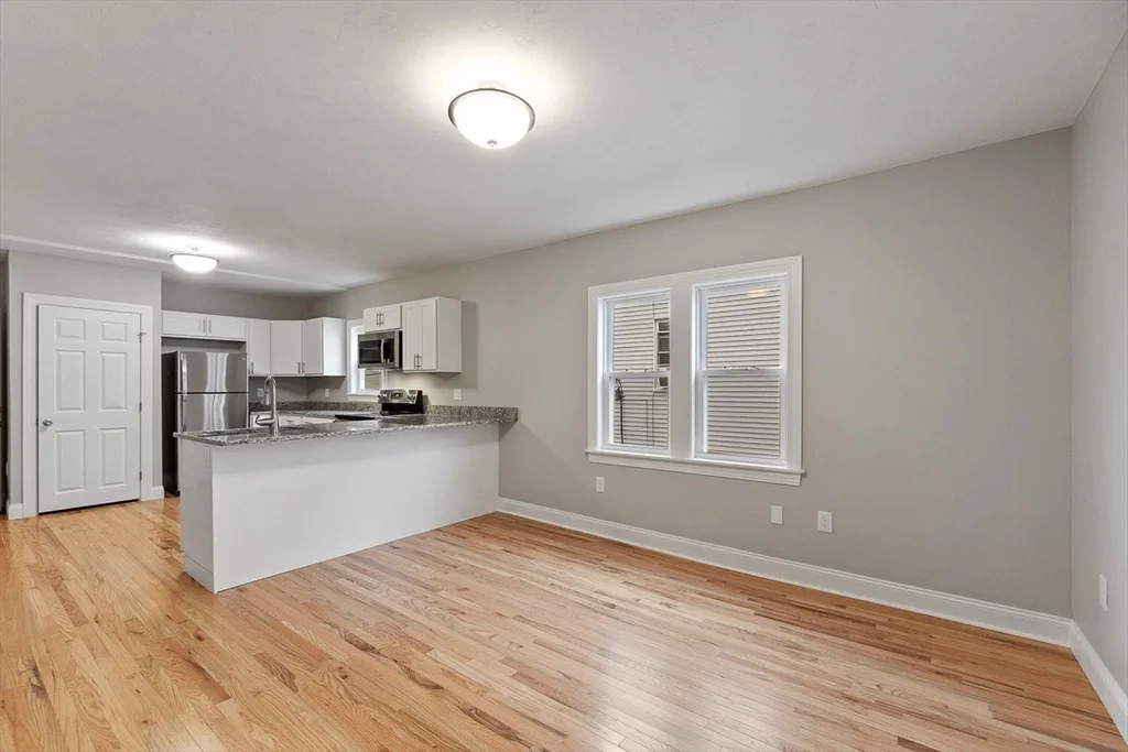 2 bed, 1 bath apartment for rent at 92 Hamilton St Unit 3, Worcester — photo 5 of 14
