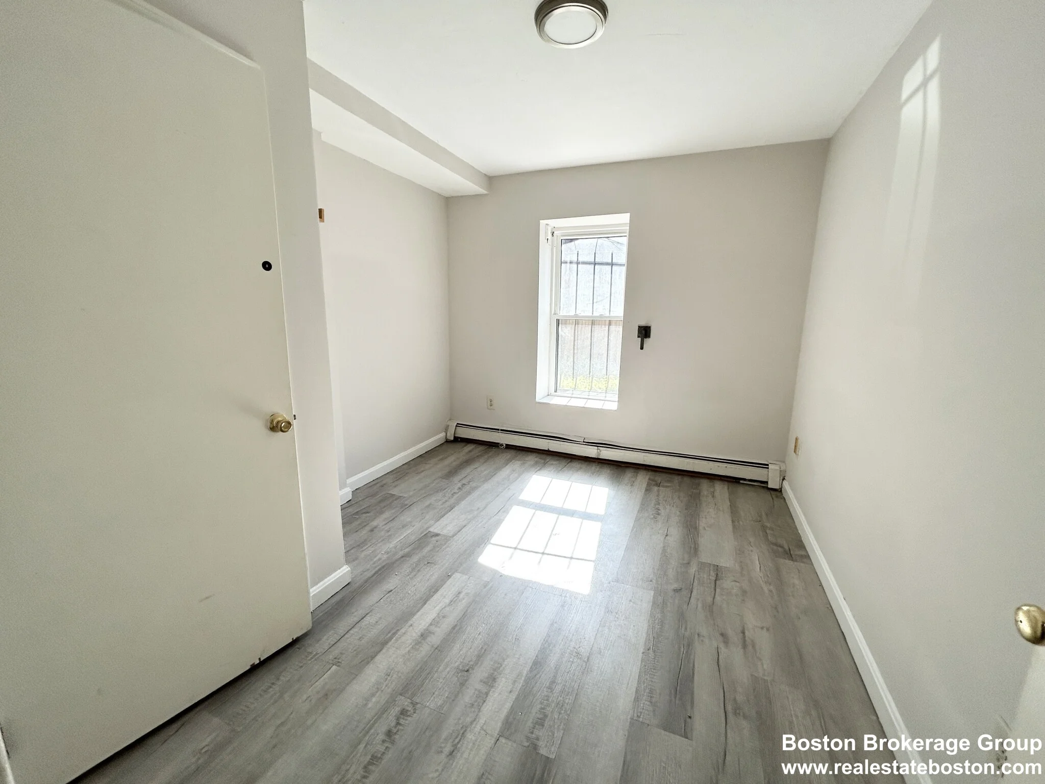 3 bed, 1 bath apartment for rent at 92 Hammond St Unit 1a, Roxbury — photo 5 of 7