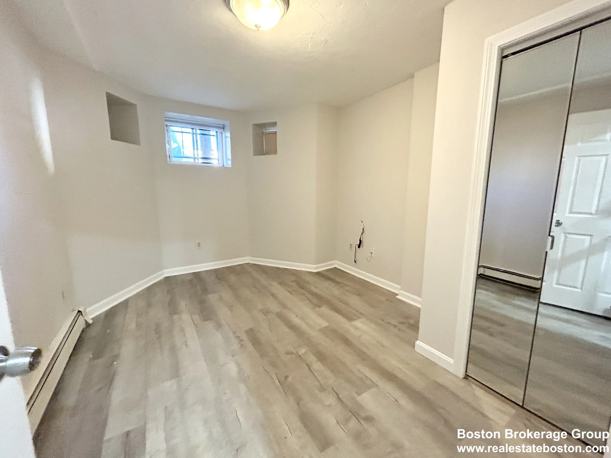3 bed, 1 bath apartment for rent at 92 Hammond St Unit 1a, Roxbury — photo 3 of 7