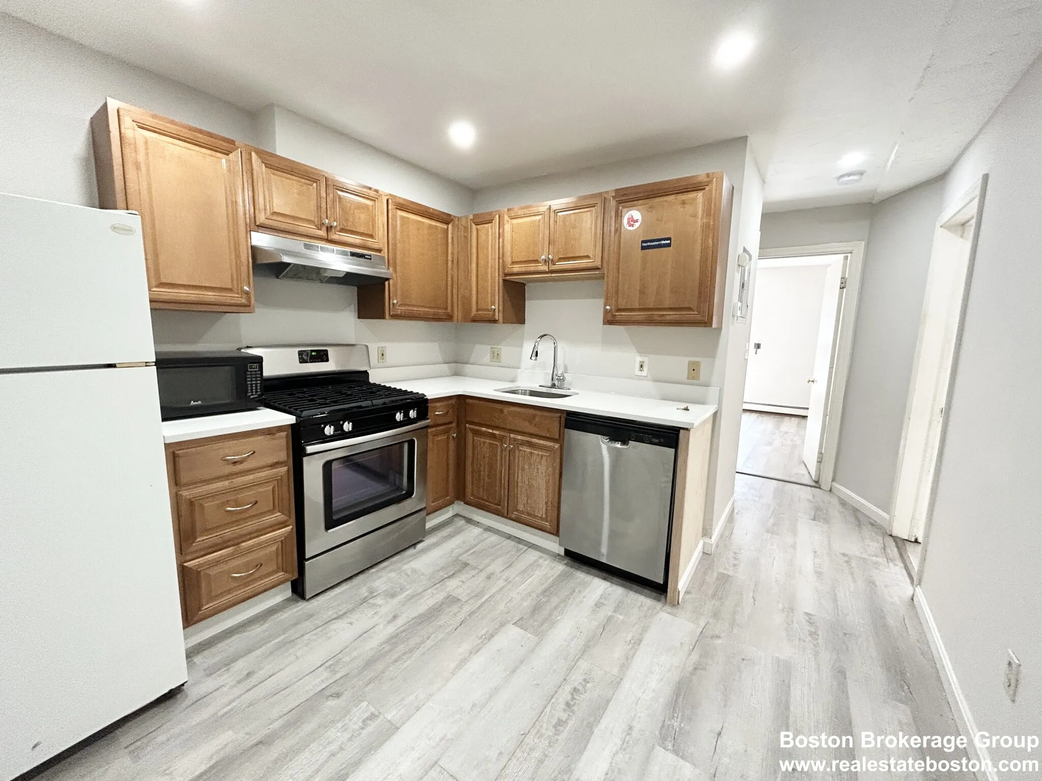 3 bed, 1 bath apartment for rent at 92 Hammond St Unit 1a, Roxbury — photo 2 of 7