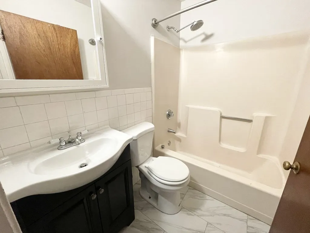 2 bed, 1 bath apartment for rent at 92 Hammond St Unit 2, Roxbury — photo 10 of 10