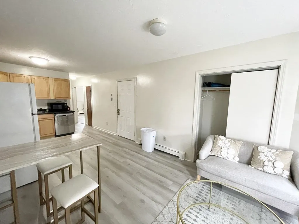 2 bed, 1 bath apartment for rent at 92 Hammond St Unit 2, Roxbury — photo 6 of 10