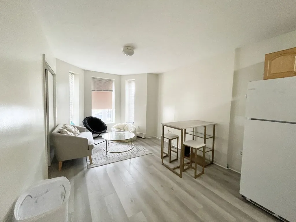2 bed, 1 bath apartment for rent at 92 Hammond St Unit 2, Roxbury — photo 5 of 10
