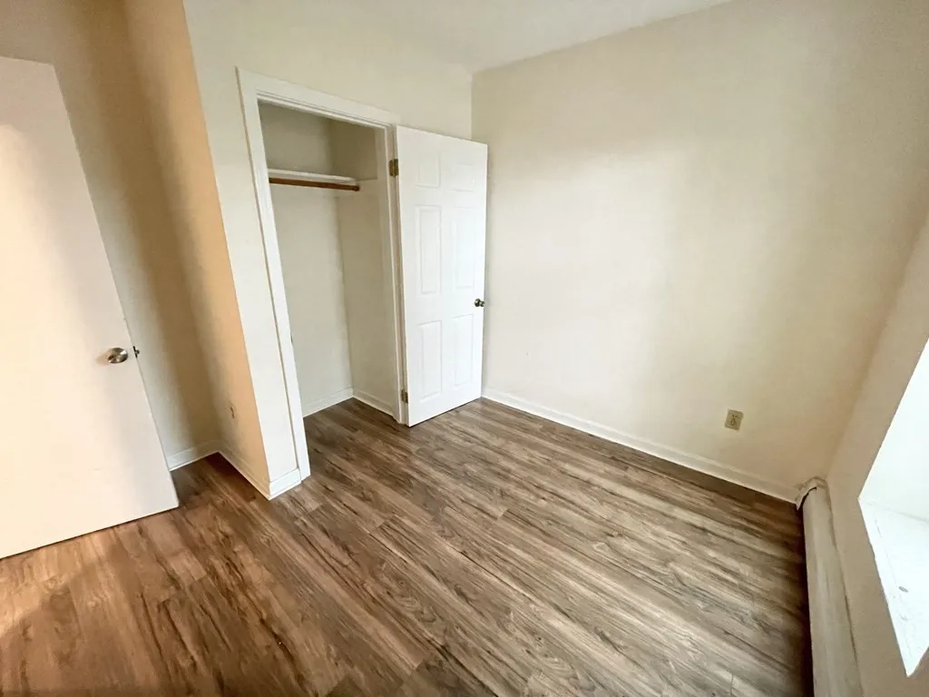 3 bed, 1 bath apartment for rent at 92 Hammond St Unit 3, South End — photo 3 of 9