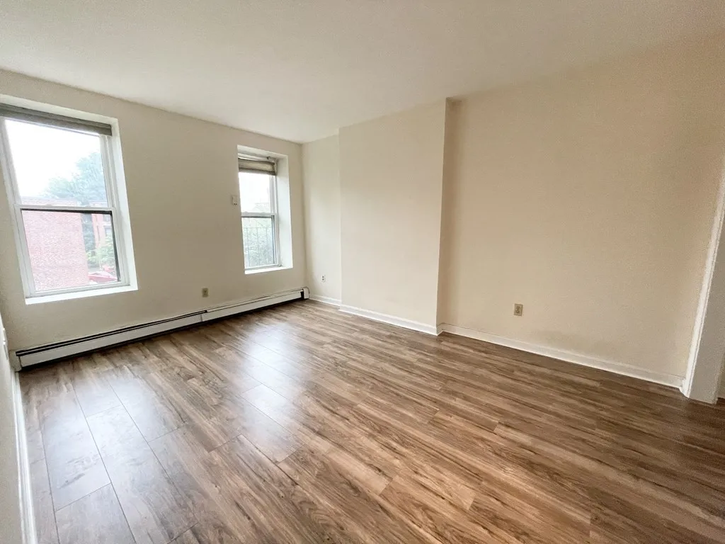 3 bed, 1 bath apartment for rent at 92 Hammond St Unit 3, South End — photo 7 of 9