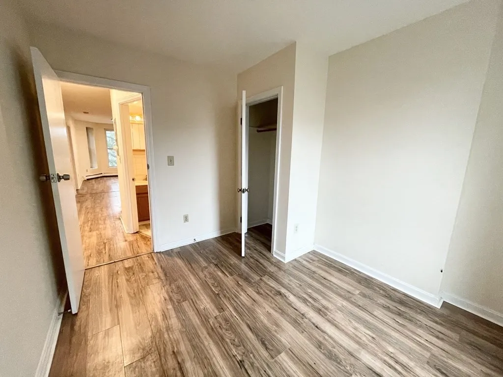 3 bed, 1 bath apartment for rent at 92 Hammond St Unit 3, South End — photo 4 of 9