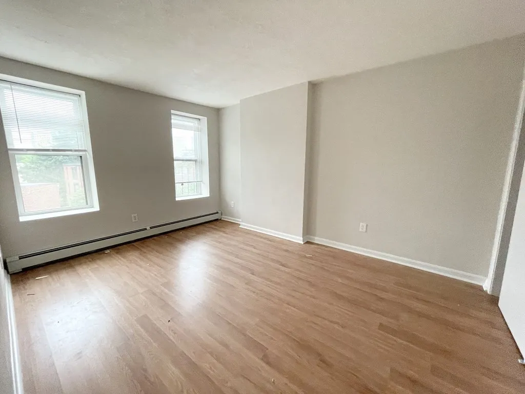 3 bed, 1 bath apartment for rent at 92 Hammond St Unit 4, South End — photo 12 of 21