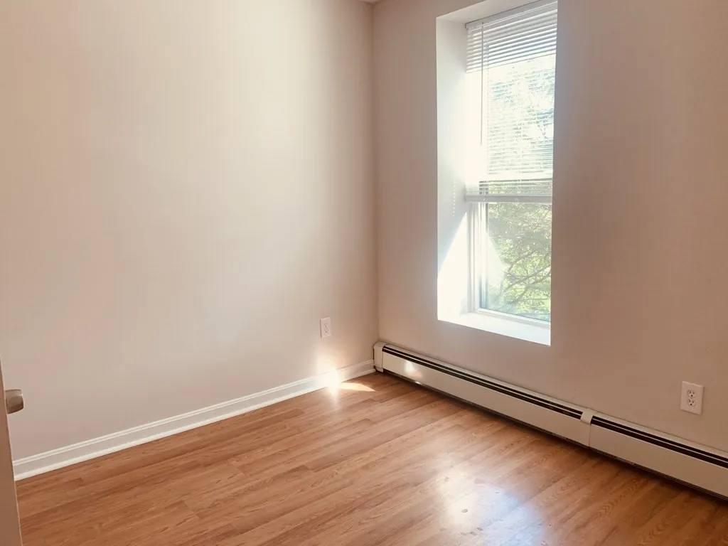 3 bed, 1 bath apartment for rent at 92 Hammond St Unit 4, South End — photo 17 of 21