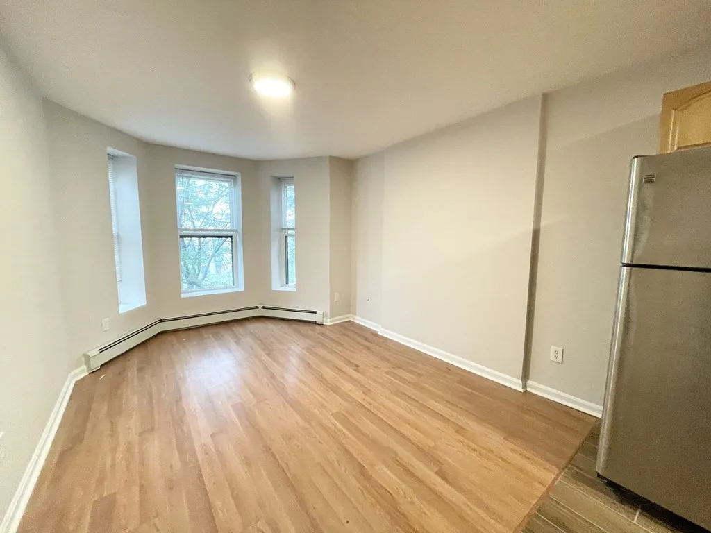 3 bed, 1 bath apartment for rent at 92 Hammond St Unit 4, South End — photo 6 of 21