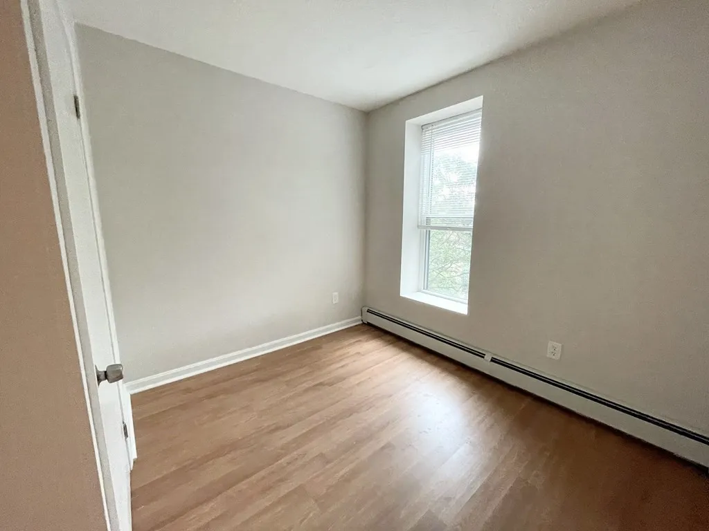3 bed, 1 bath apartment for rent at 92 Hammond St Unit 4, South End — photo 8 of 21