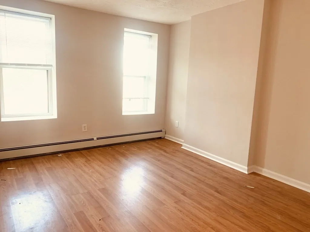 3 bed, 1 bath apartment for rent at 92 Hammond St Unit 4, South End — photo 18 of 21