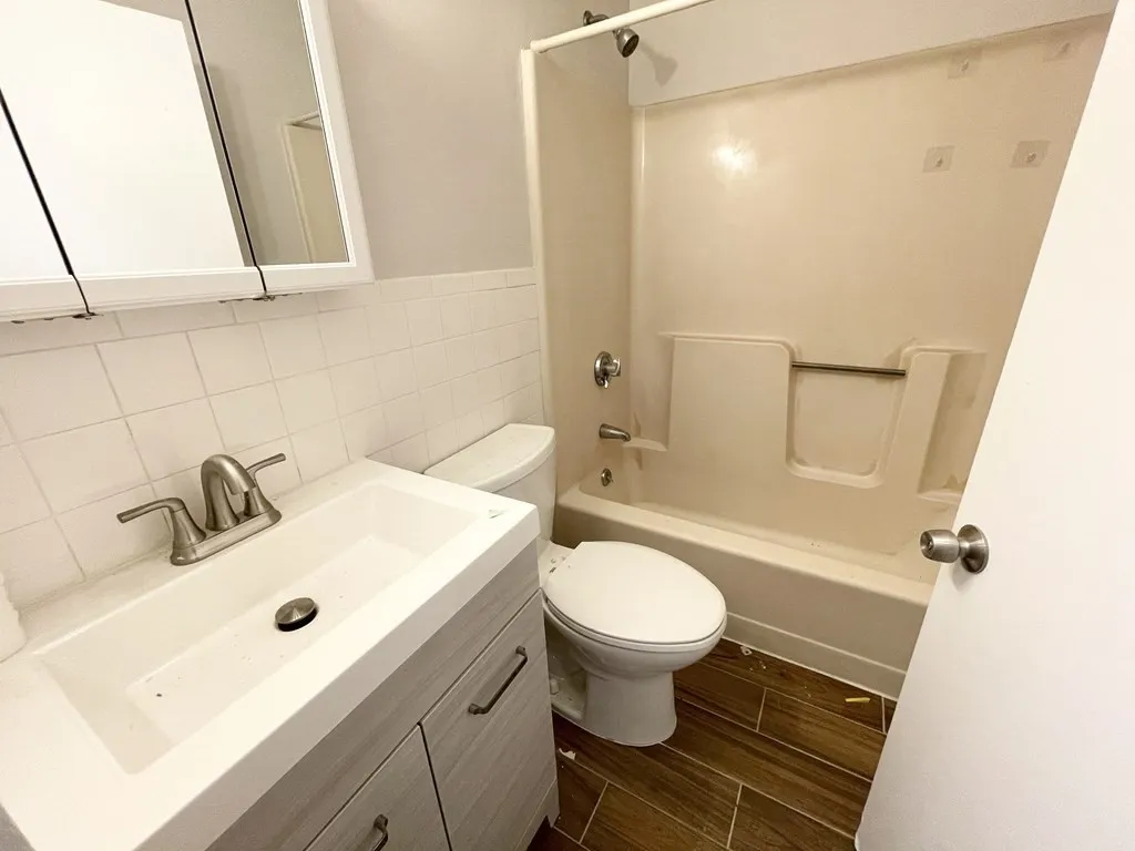 3 bed, 1 bath apartment for rent at 92 Hammond St Unit 4, South End — photo 16 of 21