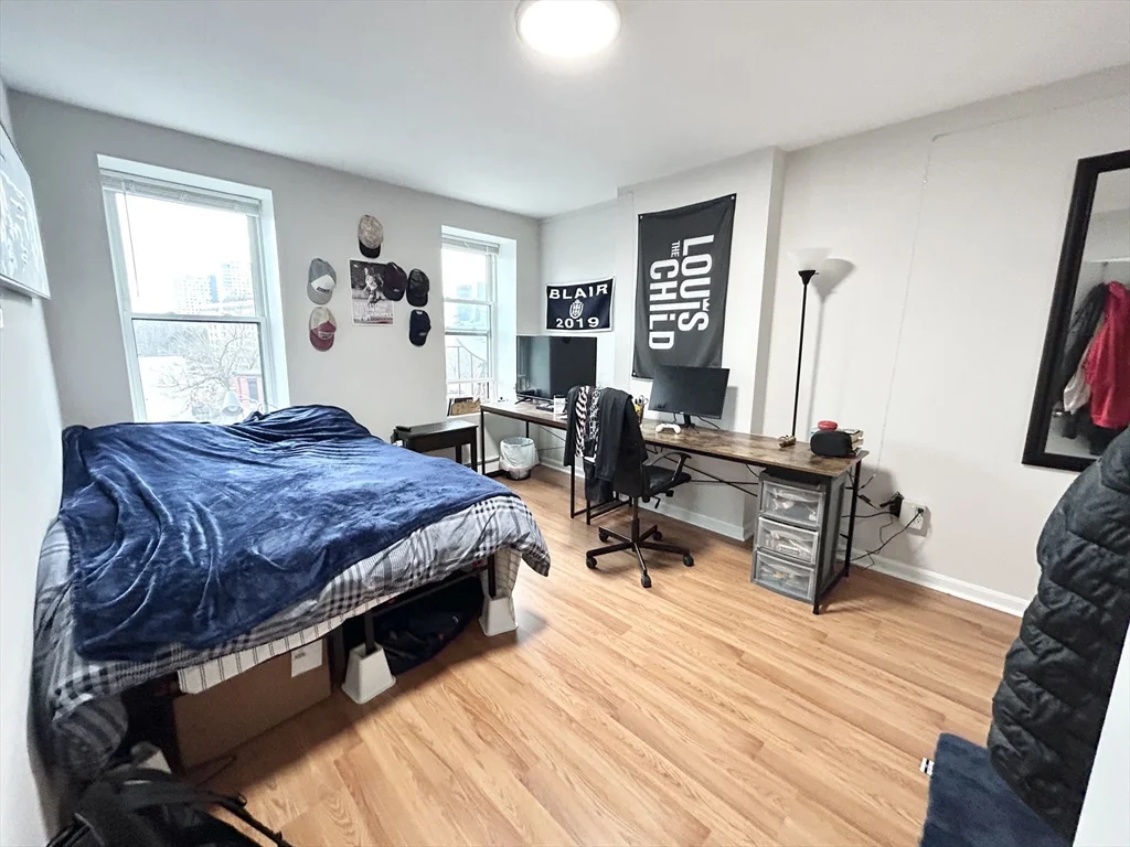 3 bed, 1 bath apartment for rent at 92 Hammond St Unit 5, South End — photo 3 of 16