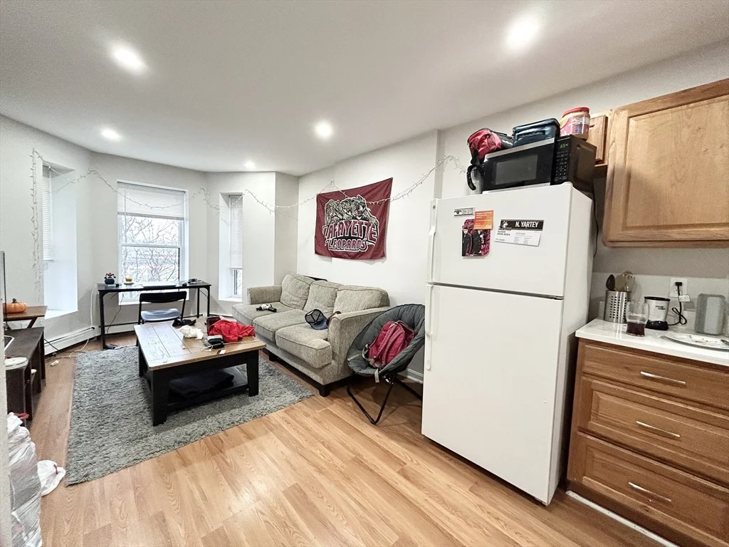 3 bed, 1 bath apartment for rent at 92 Hammond St Unit 5, South End — photo 2 of 16