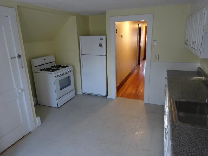 3 bed, 1 bath apartment for rent at 92 Hobart St Unit 2, Brighton — photo 7 of 13