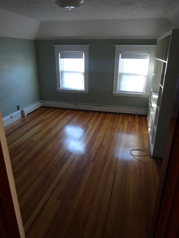 3 bed, 1 bath apartment for rent at 92 Hobart St Unit 2, Brighton — photo 5 of 13