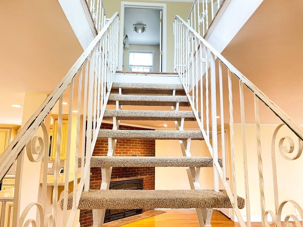 4 bed, 2 bath apartment for rent at 92 James Cir Unit 92, Mashpee — photo 19 of 34