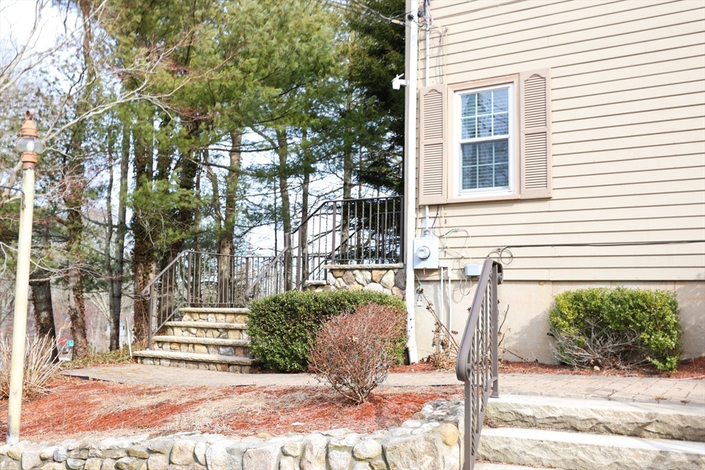 4 bed, 2 bath apartment for rent at 92 James Cir Unit 92, Mashpee — photo 34 of 34
