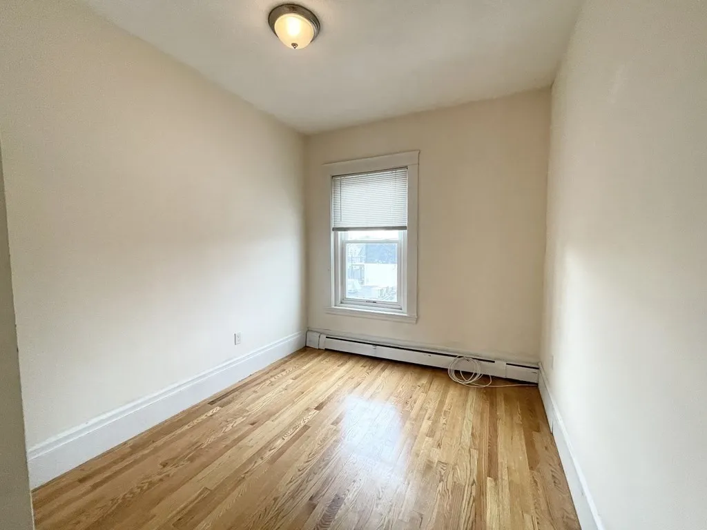 3 bed, 1 bath apartment for rent at 92 L St Unit 3, South Boston — photo 8 of 12