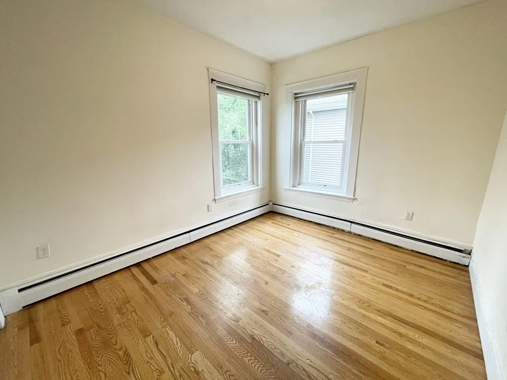 3 bed, 1 bath apartment for rent at 92 L St Unit 3, South Boston — photo 10 of 12