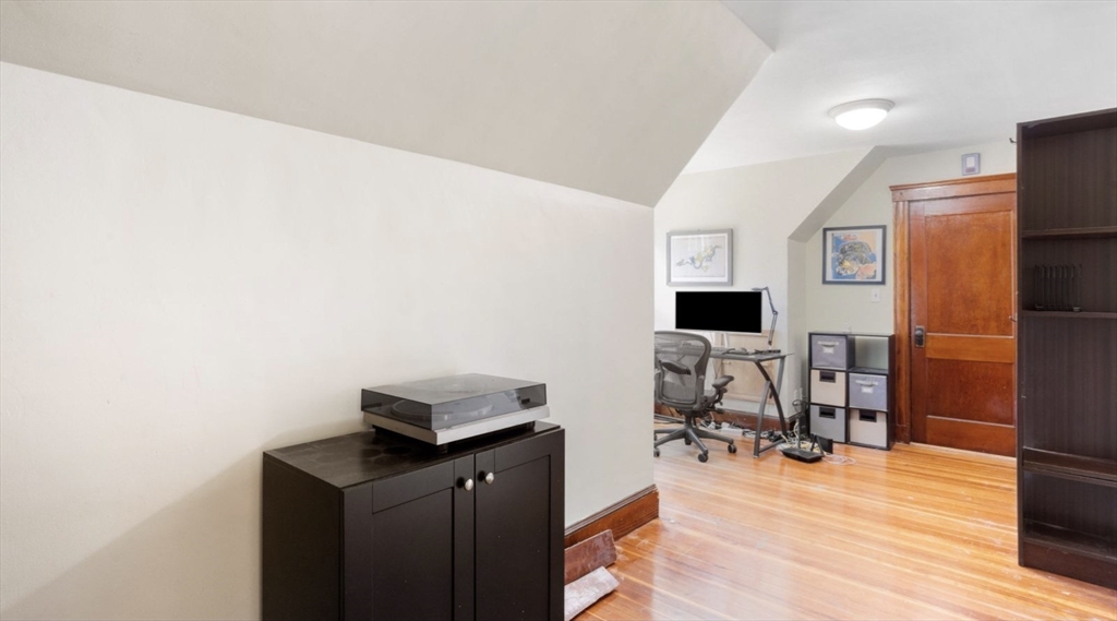 4 bed, 2 bath apartment for rent at 92 Litchfield St Unit 2, Brighton — photo 23 of 29