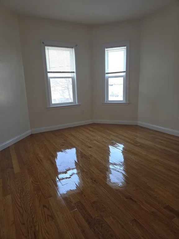 4 bed, 1 bath apartment for rent at 92 Lucerne St Unit 2, Dorchester — photo 4 of 7