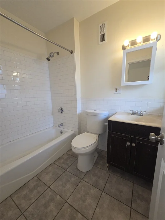 4 bed, 1 bath apartment for rent at 92 Lucerne St Unit 2, Dorchester — photo 7 of 7