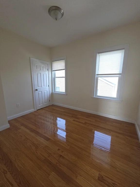 4 bed, 1 bath apartment for rent at 92 Lucerne St Unit 2, Dorchester — photo 2 of 7