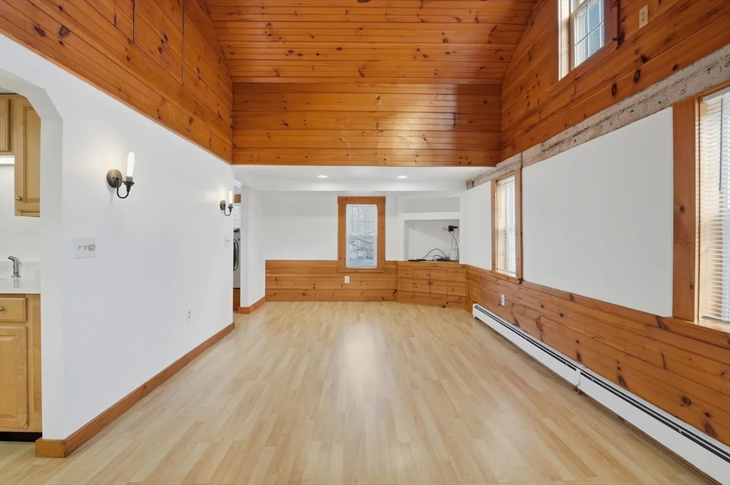 2 bed, 1 bath apartment for rent at 92 Main St Unit 1, Hopkinton — photo 3 of 38