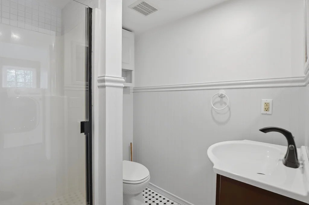 2 bed, 1 bath apartment for rent at 92 Main St Unit 1, Hopkinton — photo 27 of 38