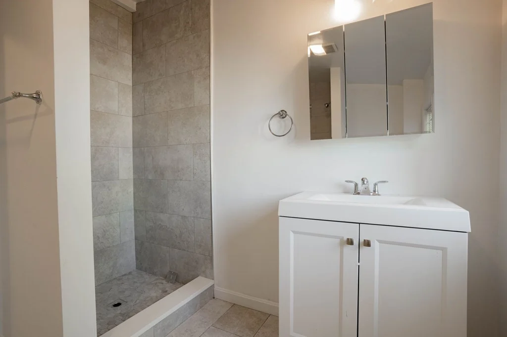 3 bed, 1 bath apartment for rent at 92 Maple St Unit 6, Dorchester — photo 8 of 9