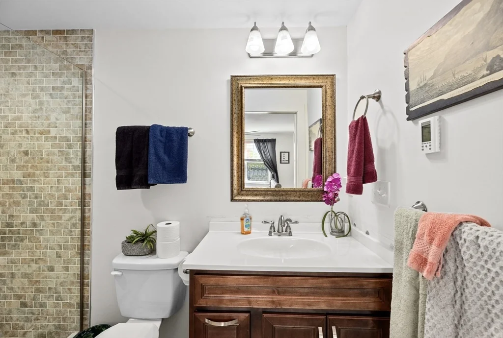 2 bed, 2 bath apartment for rent at 92 Marion Rd Lower Unit, Sand Hills — photo 4 of 9