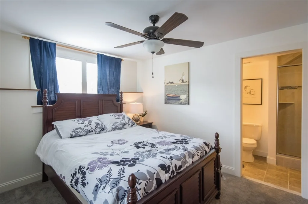 7 bed, 4+ bath apartment for rent at 92 Marion Rd Upper Unit, Sand Hills — photo 11 of 21