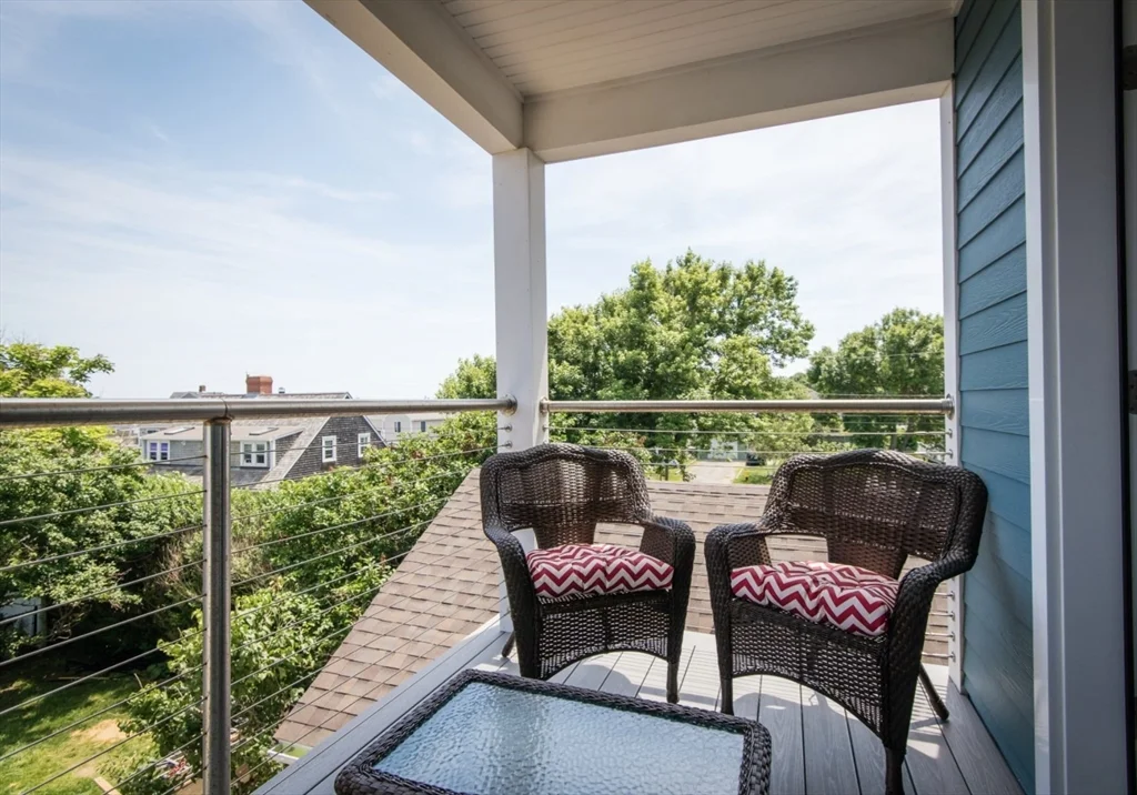7 bed, 4+ bath apartment for rent at 92 Marion Rd Upper Unit, Sand Hills — photo 17 of 21