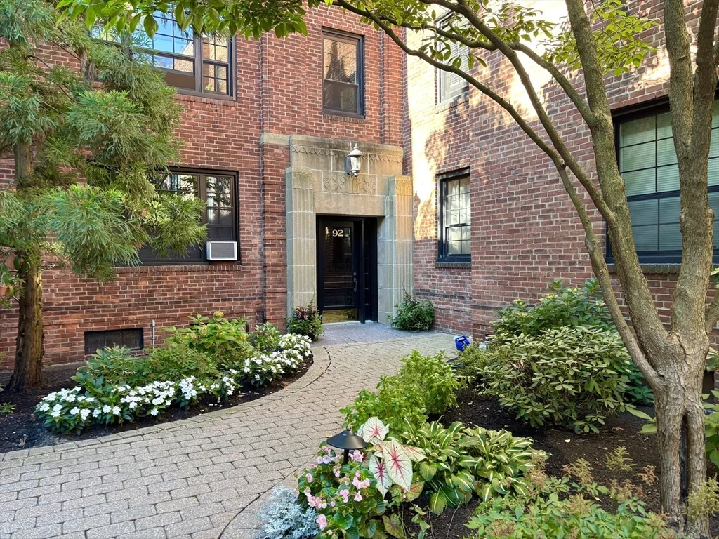 2 bed, 2 bath apartment for rent at 92 Marion St Unit 4, Coolidge Corner — photo 18 of 18